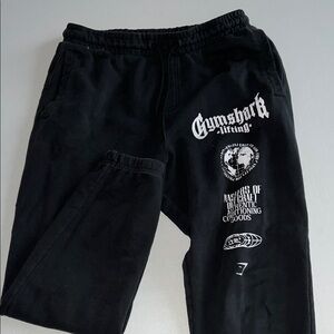 gymshark logo sweatpants